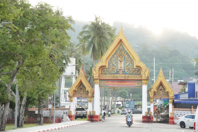 シャロン寺院 島内観光